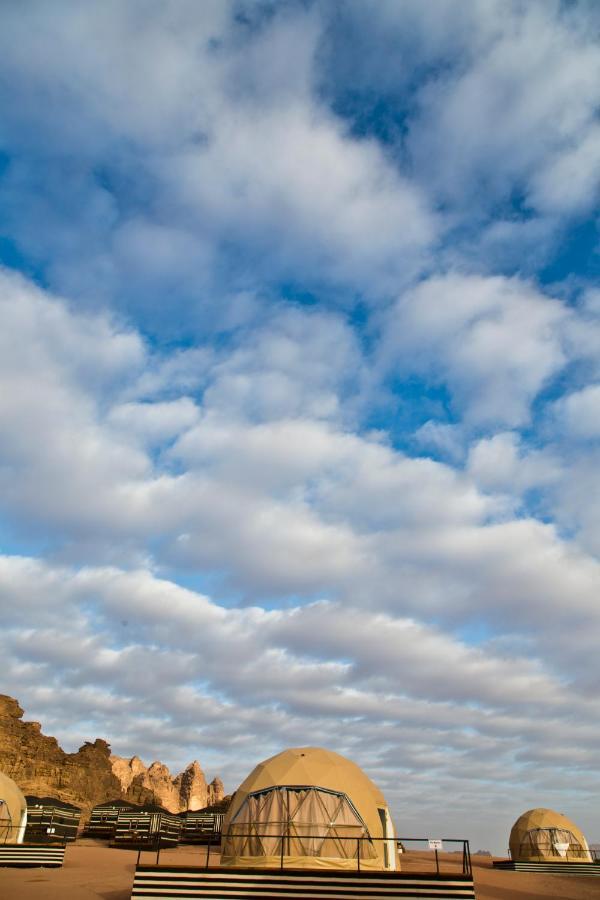 Sun City Camp Hotel Wadi Rum Buitenkant foto