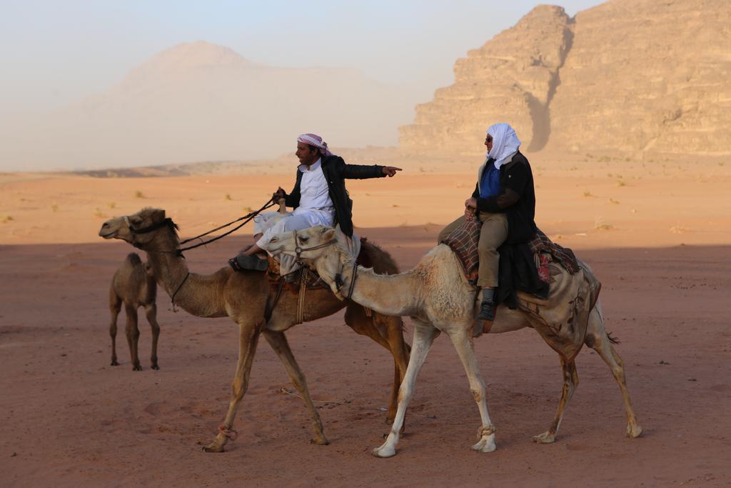 Sun City Camp Hotel Wadi Rum Buitenkant foto